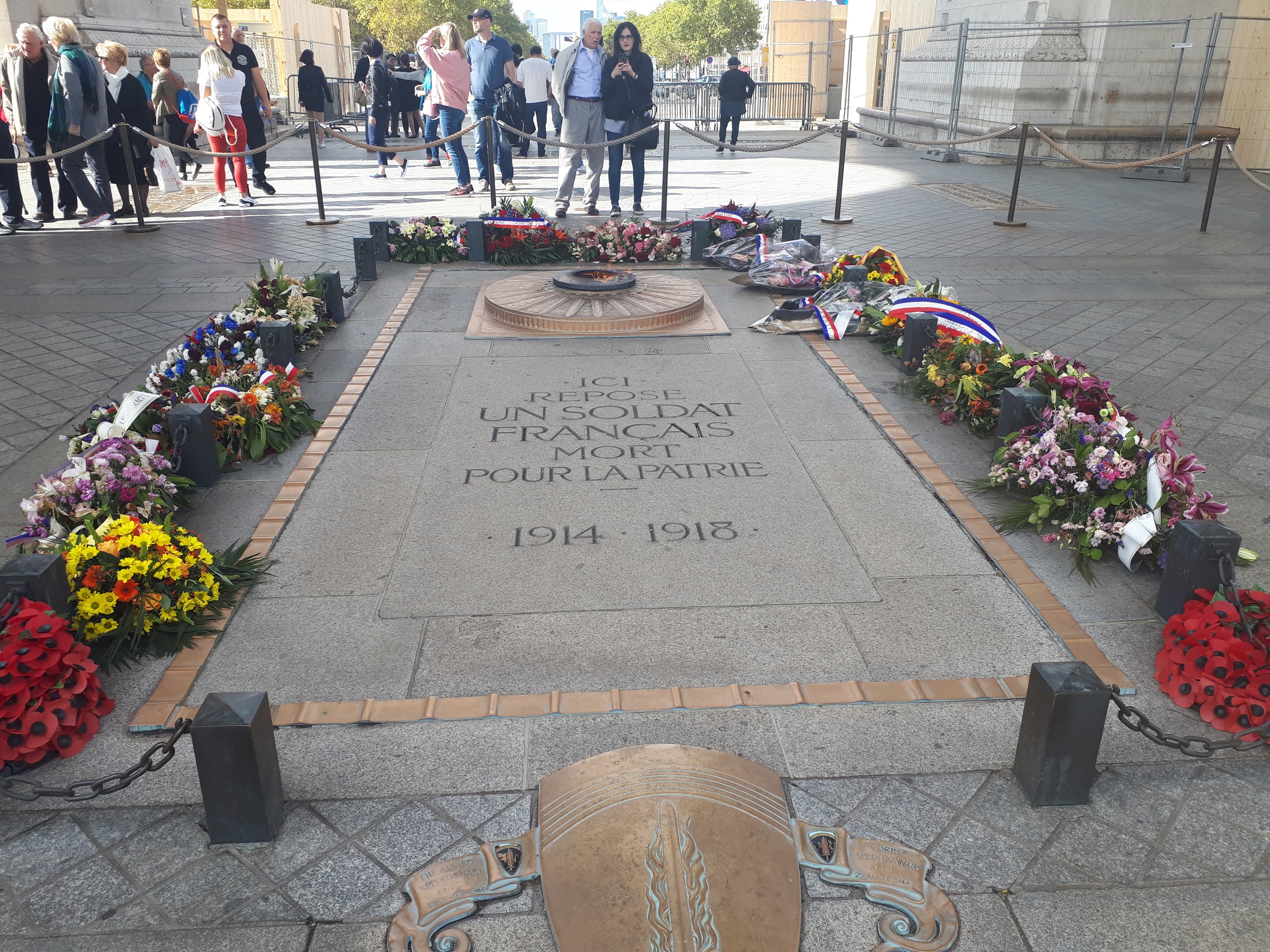 Tomb of the unknown soldier Paris France